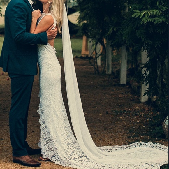 VeilsByRoxanne Accessories - NWOT Custom Cathedral Veil